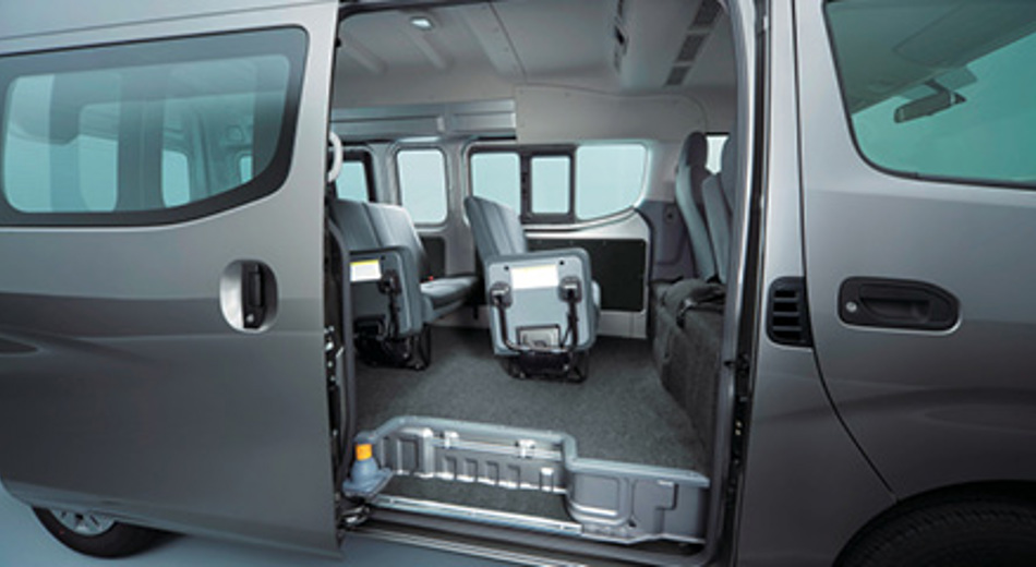 Urvan Large sliding door and front doors